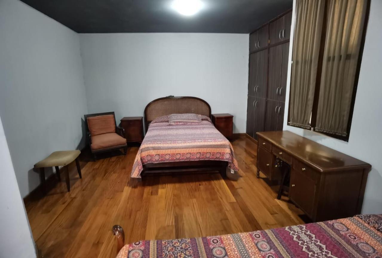 Global Family Backpackers Hostel Lima Buitenkant foto